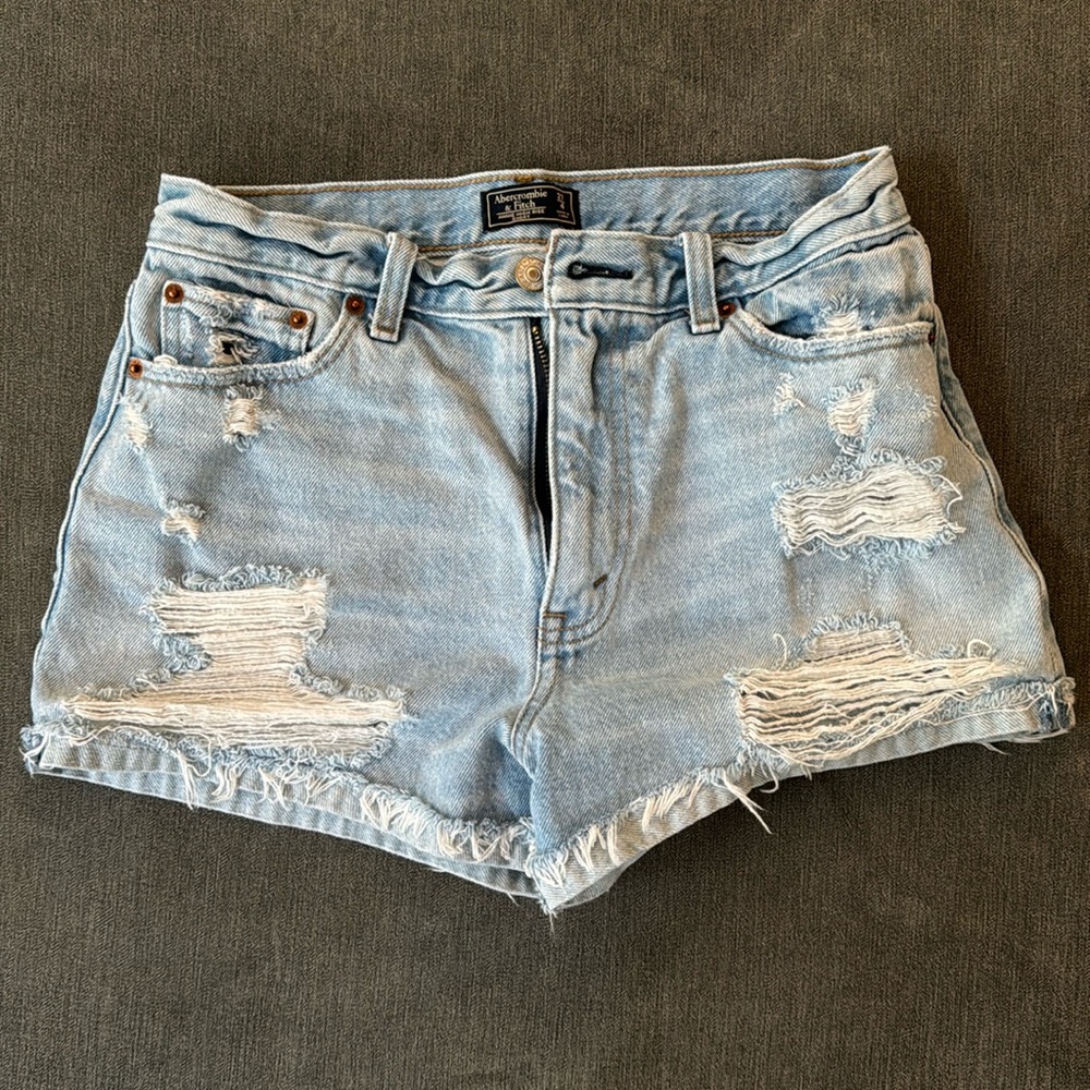 Like new Abercrombie and fitch high rise shorts size 27/4